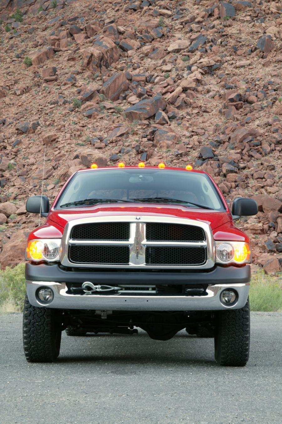  Dodge Ram Power Wagon Quad Cab 2005 года  (фото 13 из 61)